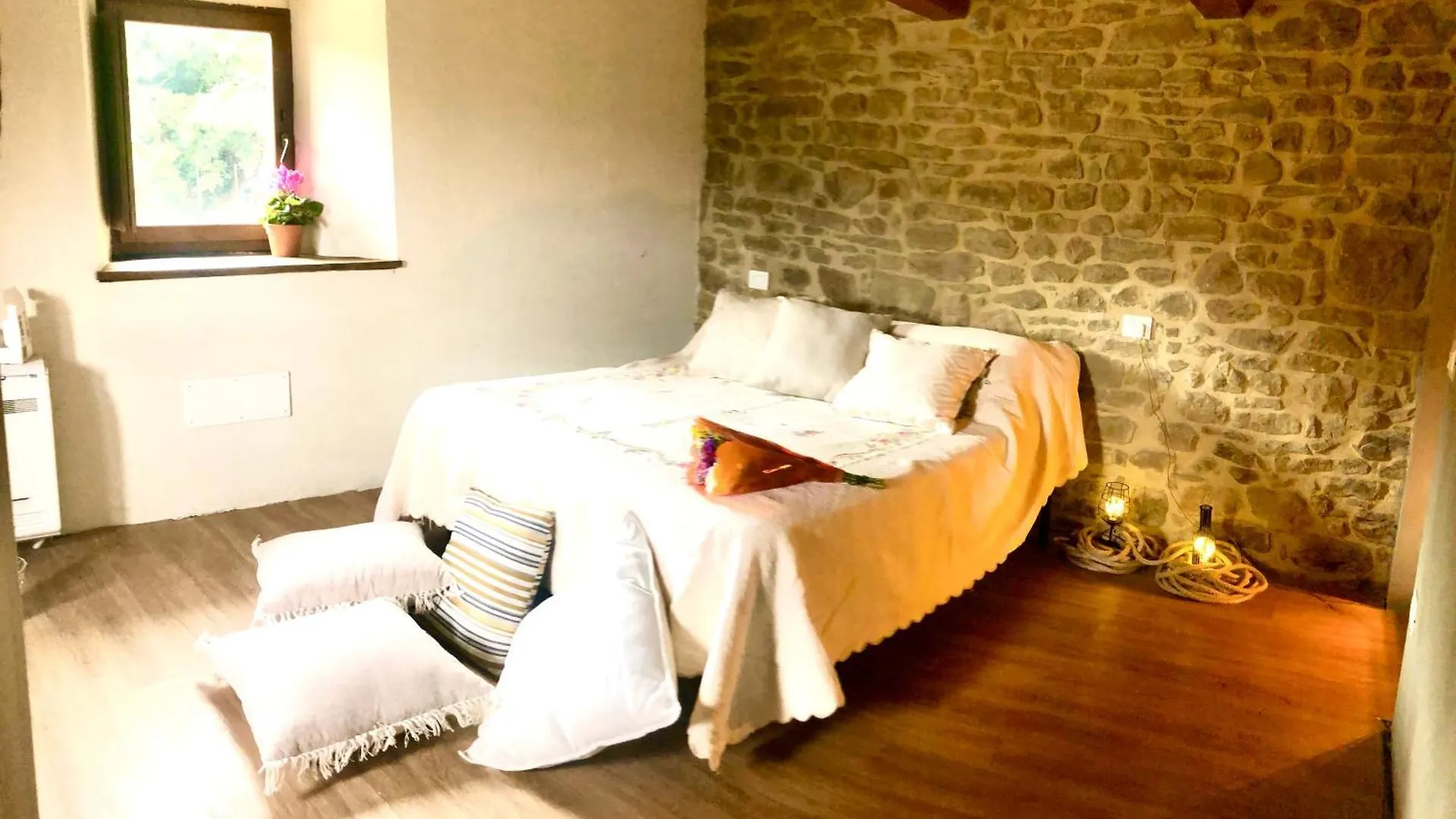 Bio Agriturismo Alba Etrusca Di Cortona - Organic Farmhouse- Appartamento Lavanda-Appartamento Rosmarino - Vasca Idromassaggio Esterna Poggioni Italy